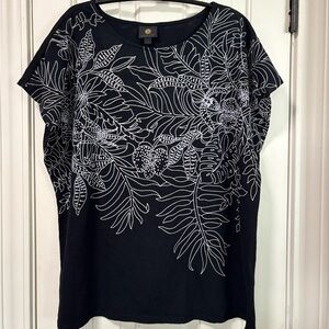 JM Collection black short sleeve top.